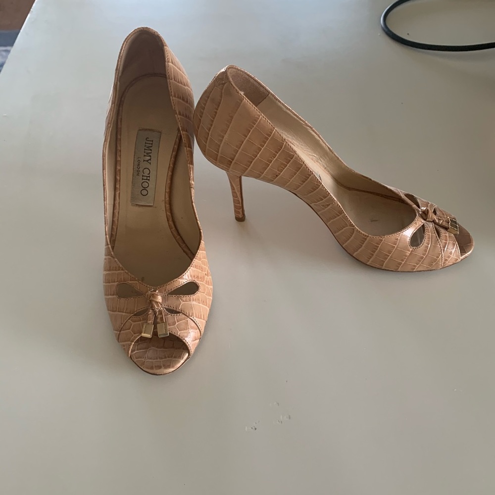 Jimmy Choo Nude Peep Toe shoes. Size 38 (7.5/8)